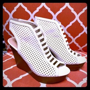 Nine West White/off white wedged sandals. Size 10